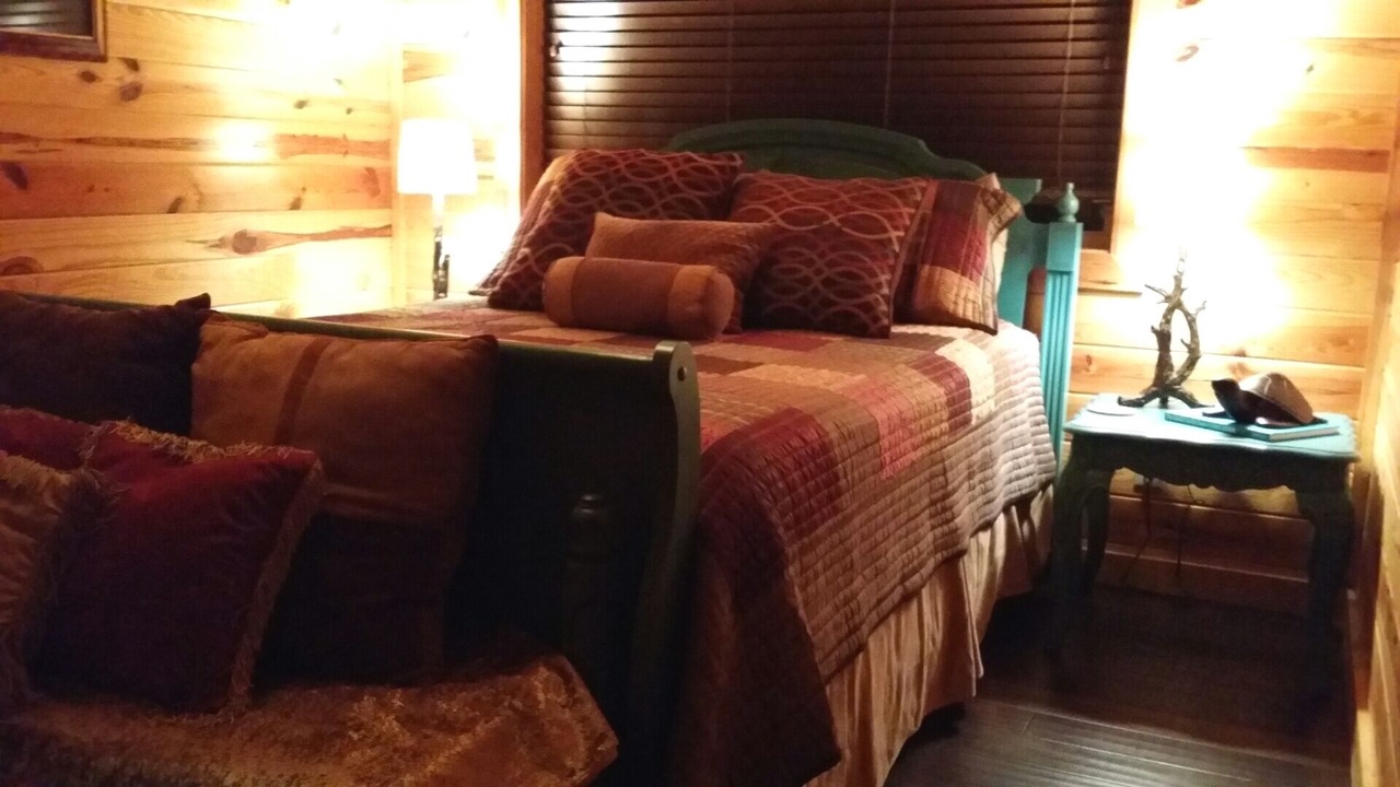 Photo of Bedroom in Glenwood