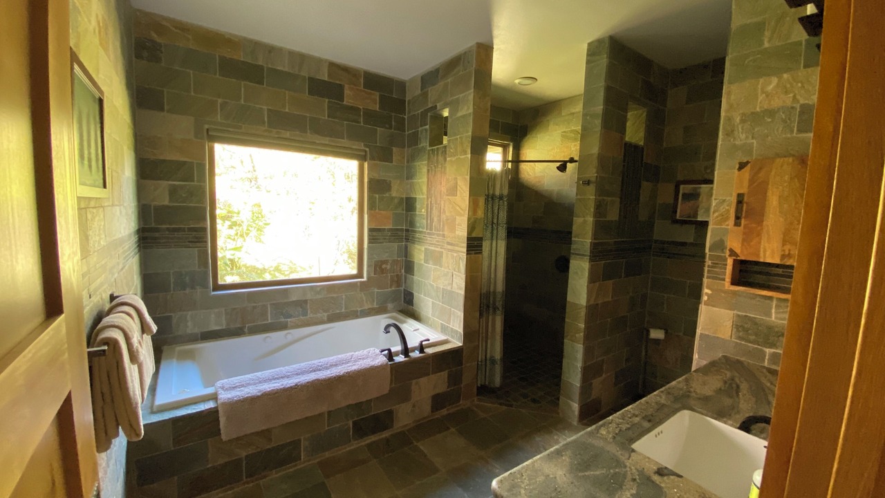 Photo of Bathroom in Royal Hawaiian Estates