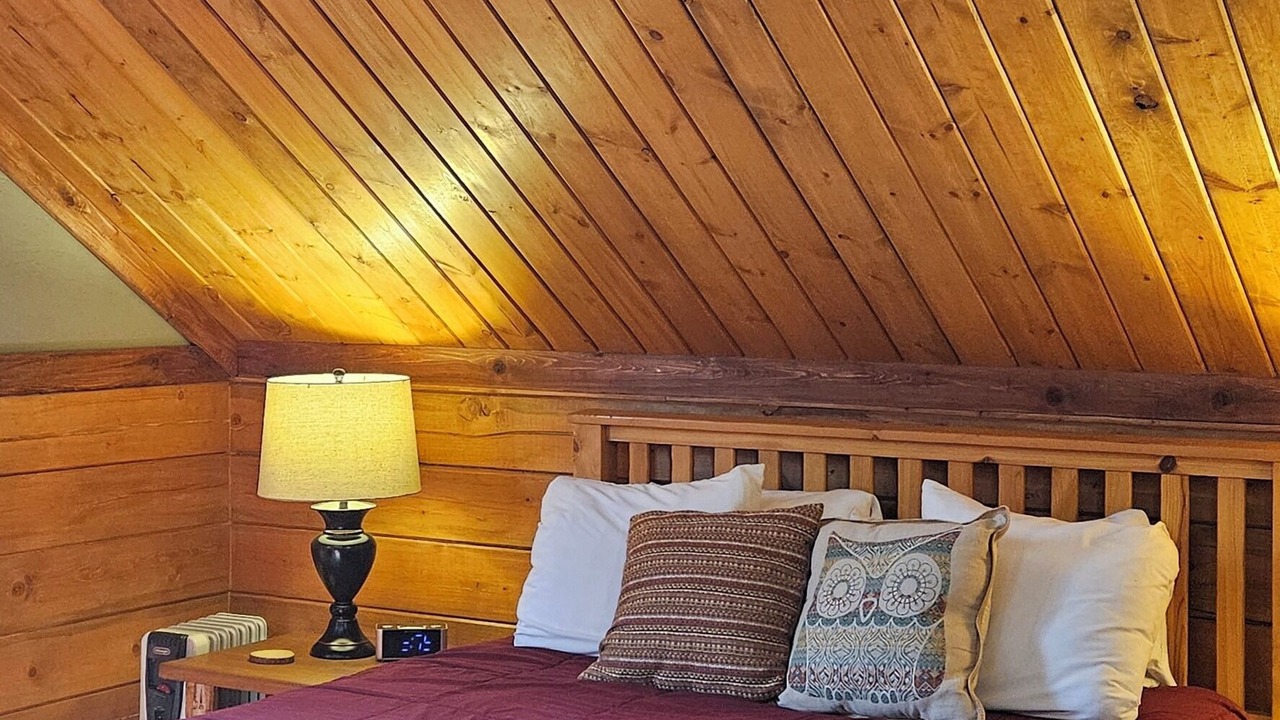 Photo of Bedroom in West Glacier