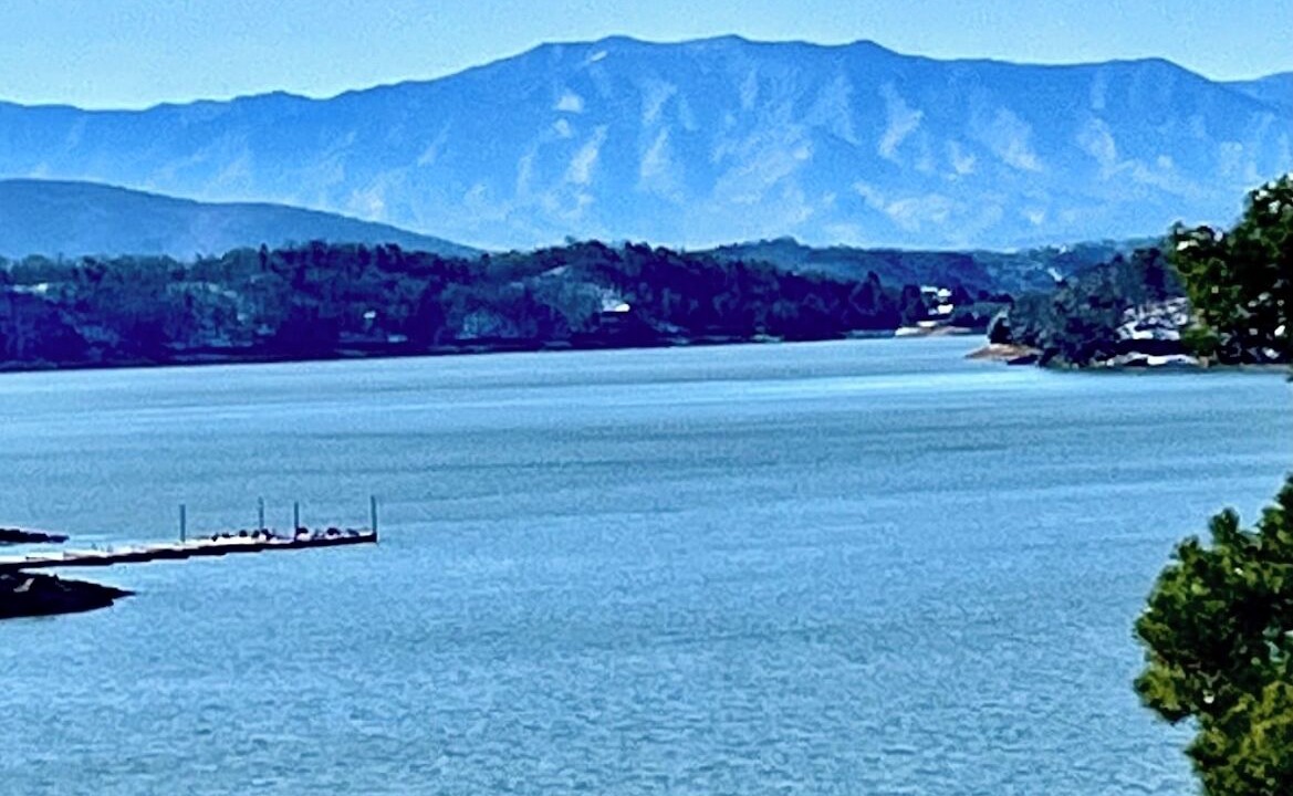 Photo of Others in Dandridge