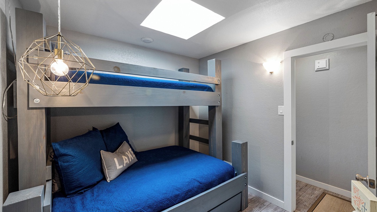 Photo of Bedroom in Granbury