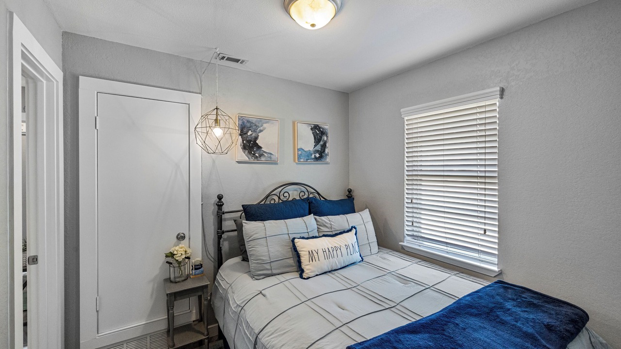 Photo of Bedroom in Granbury