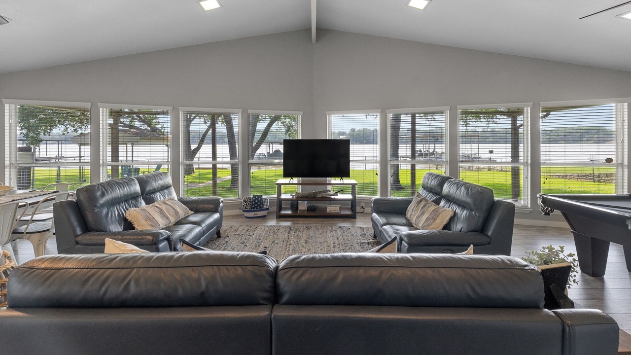 Photo of Livingroom in Granbury