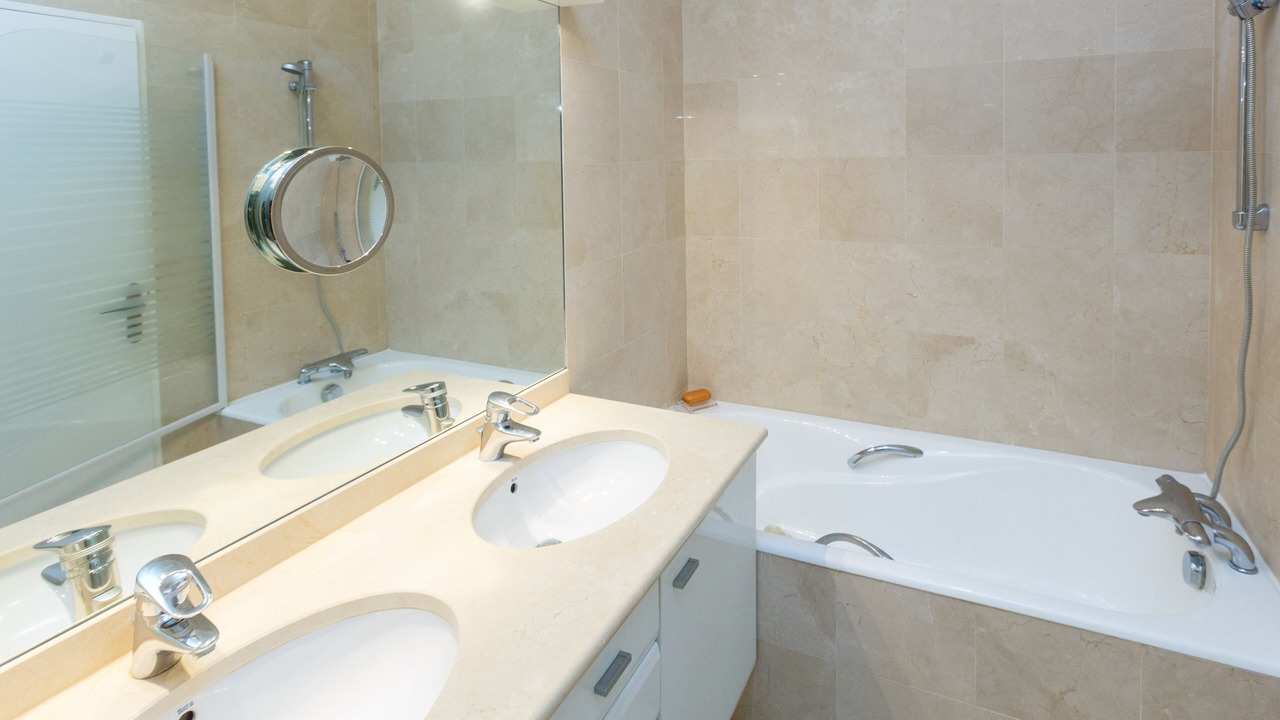 Photo of Bathroom in Chaillot