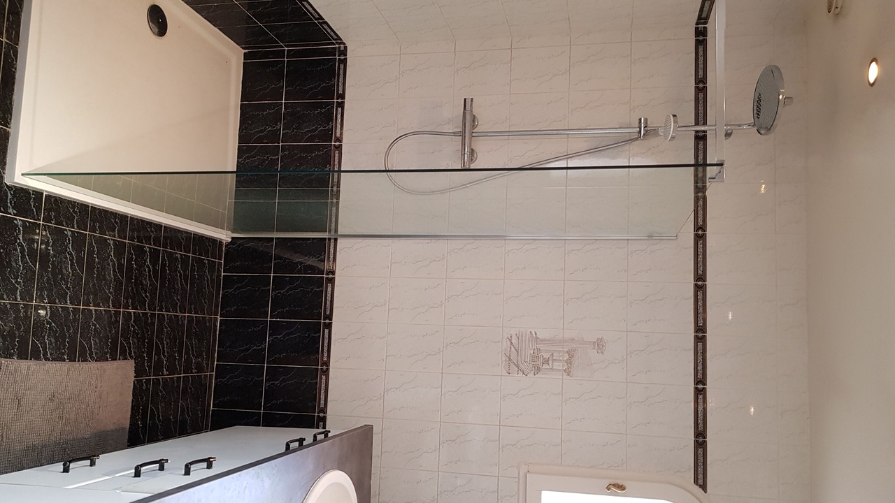 Photo of Bathroom in Bouc-Bel-Air