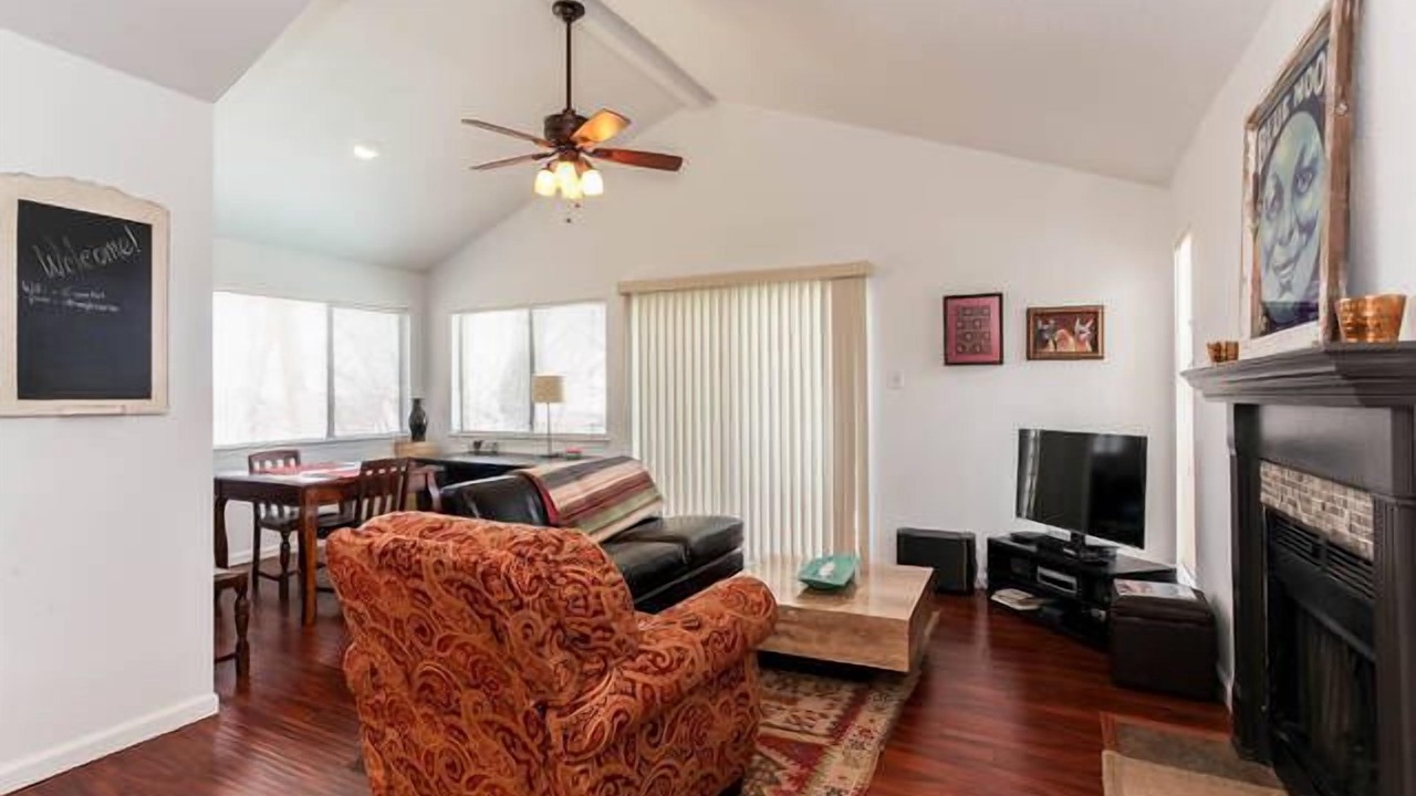 Photo of Livingroom in Cherry Creek Commercial