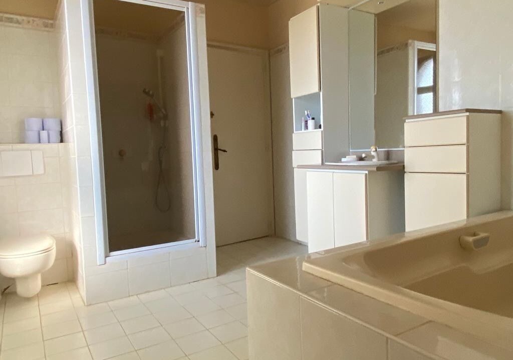 Photo of Bathroom in Thuir