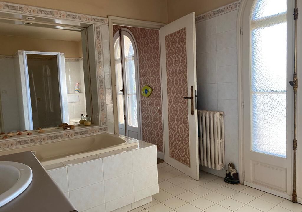 Photo of Bathroom in Thuir