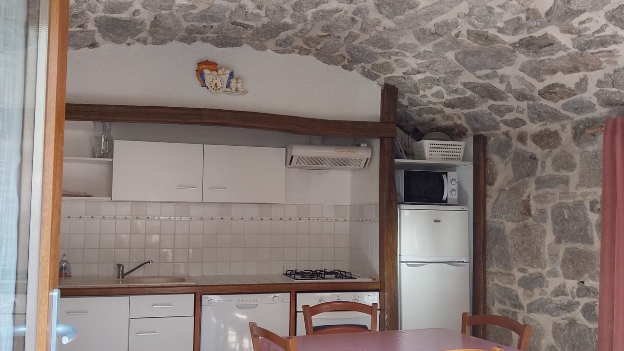Photo of Kitchen in Sainte-Marguerite-Lafigere