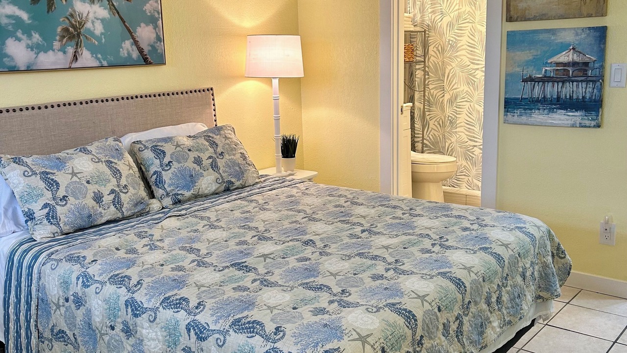 Photo of Bedroom in Golden Beach