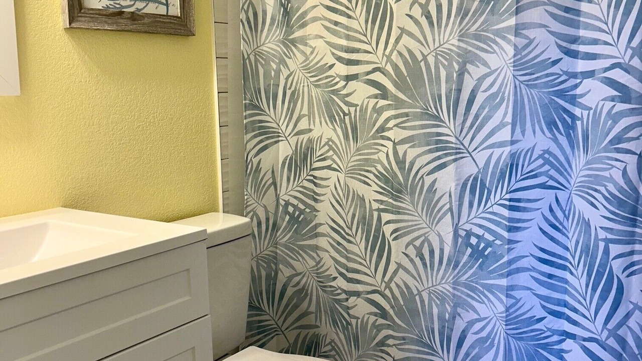 Photo of Bathroom in Golden Beach