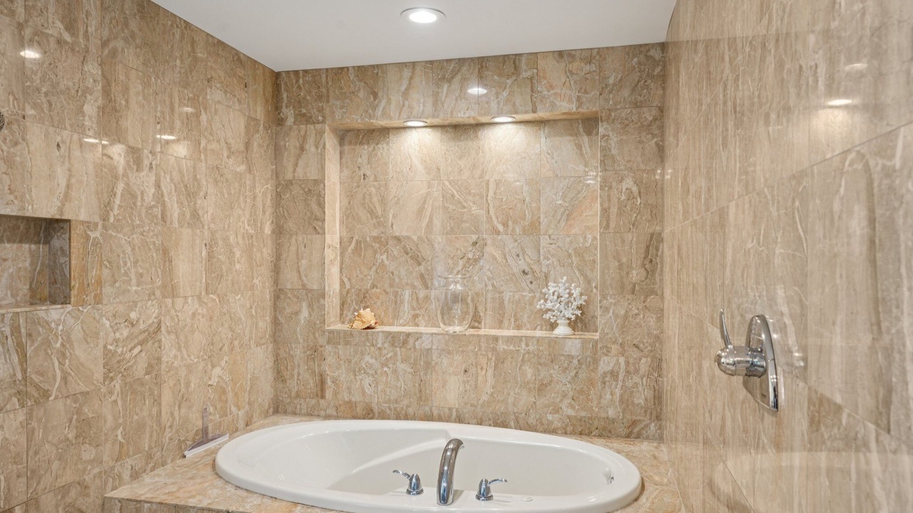 Photo of Bathroom in Vanderbilt Beach