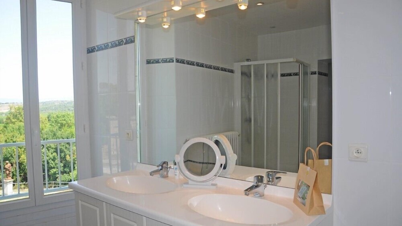 Photo of Bathroom in Palaja