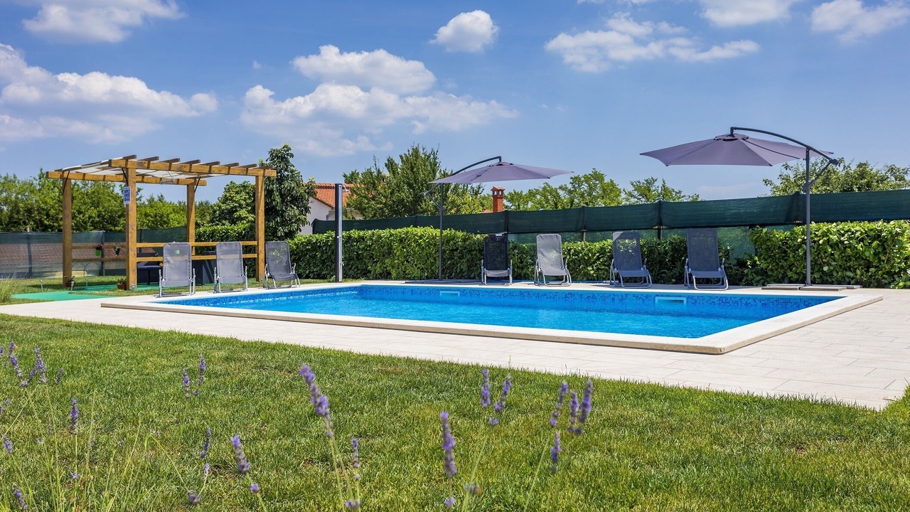 Photo of Outdoor in Muzini