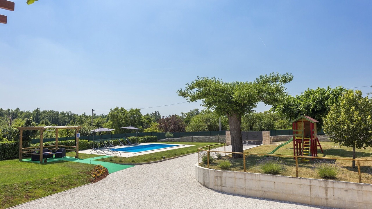 Photo of Outdoor in Muzini