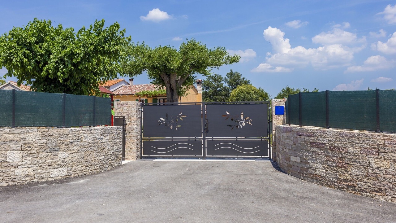 Photo of Outdoor in Muzini