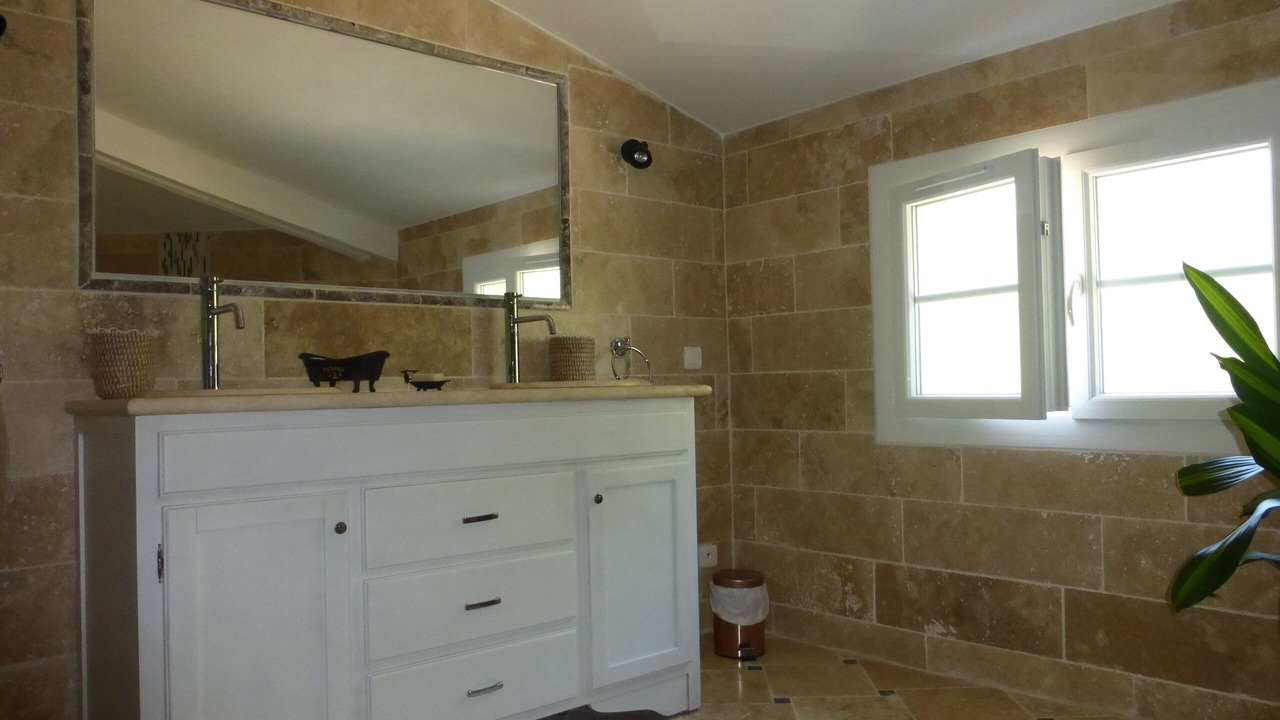Photo of Bathroom in Uchaux