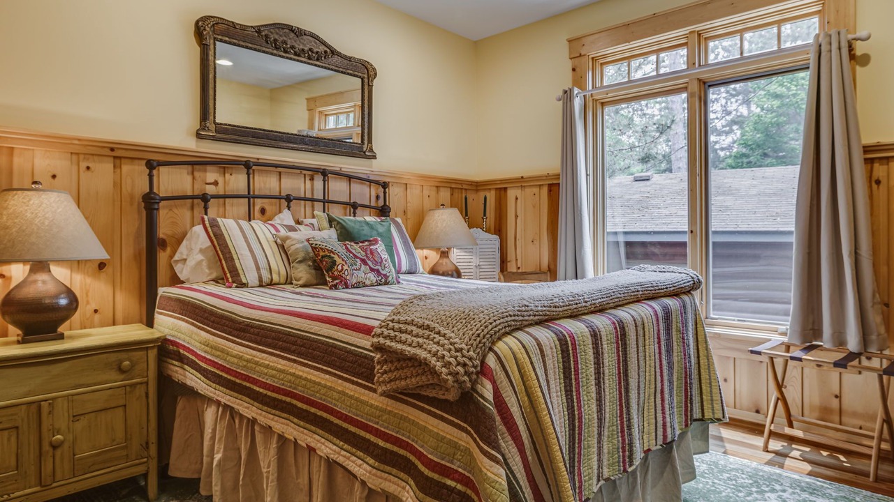 Photo of Bedroom in Crosslake