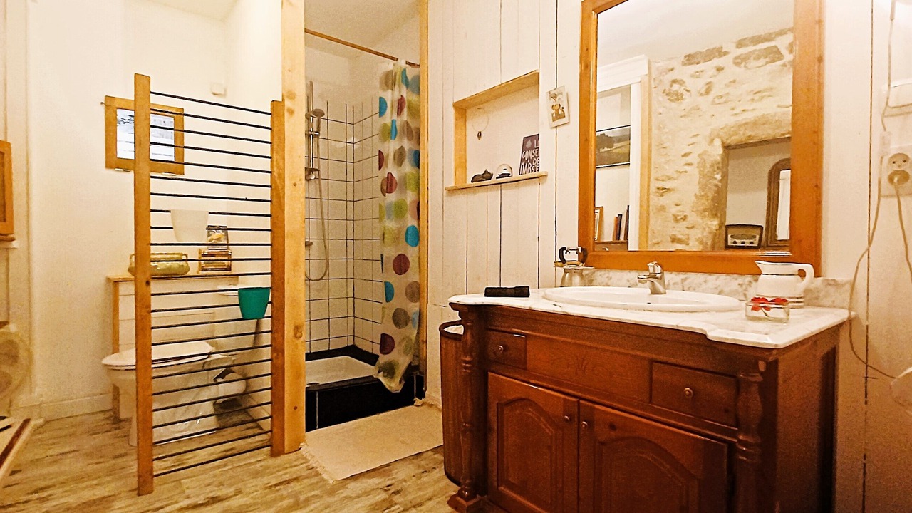 Photo of Bathroom in Savasse