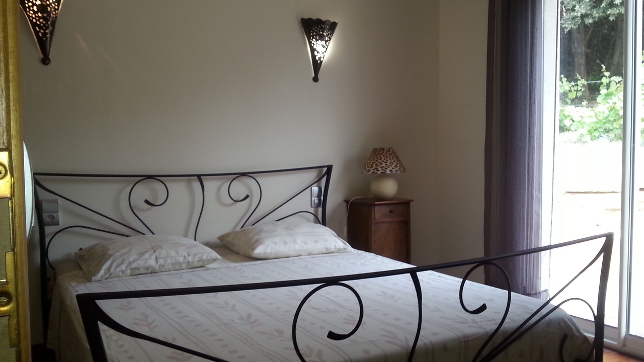 Photo of Bedroom in Rochefort-du-Gard