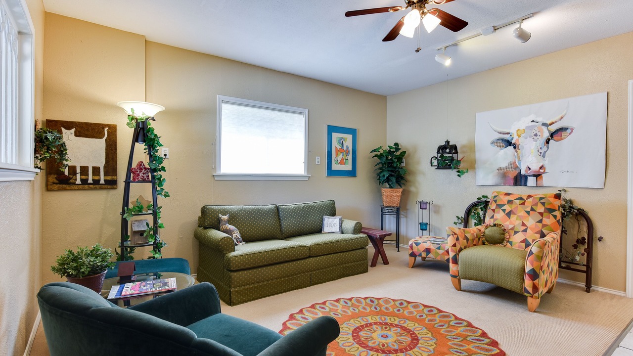 Photo of Bedroom in Oakland Estates