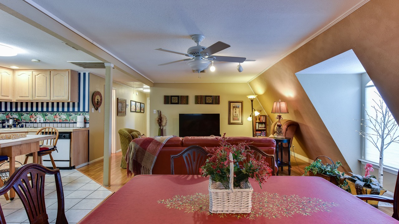 Photo of Bedroom in Oakland Estates