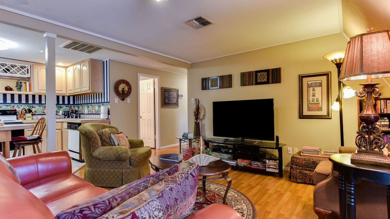 Photo of Bedroom in Oakland Estates