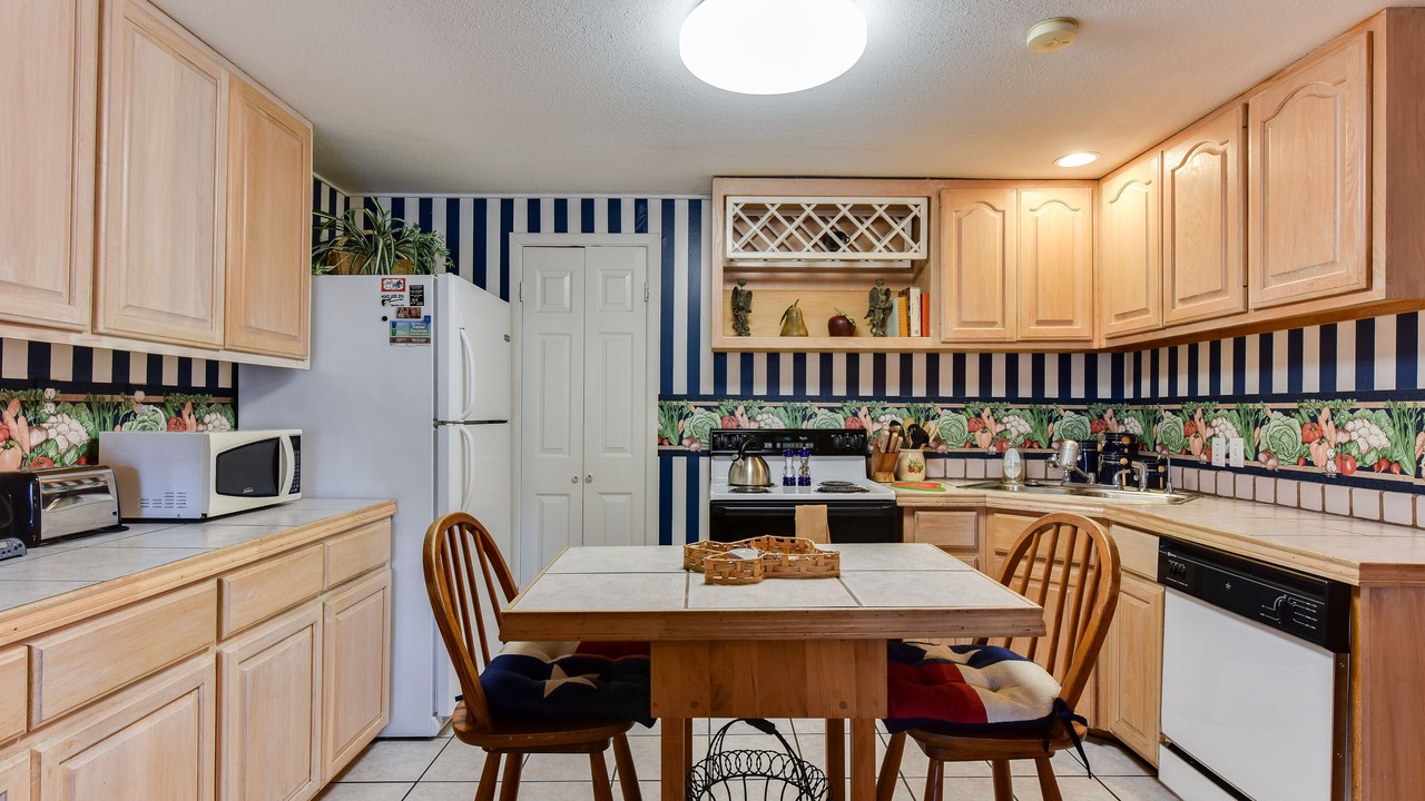 Photo of Bedroom in Oakland Estates