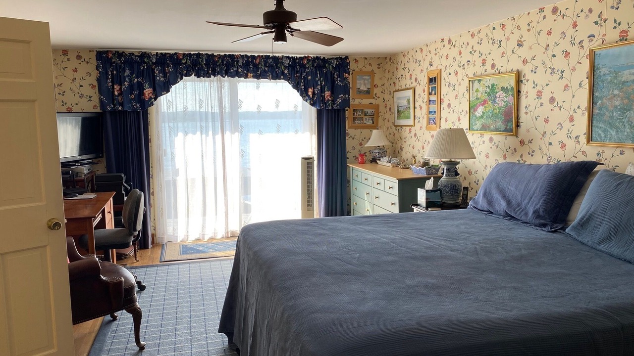 Photo of Bedroom in New Harbor