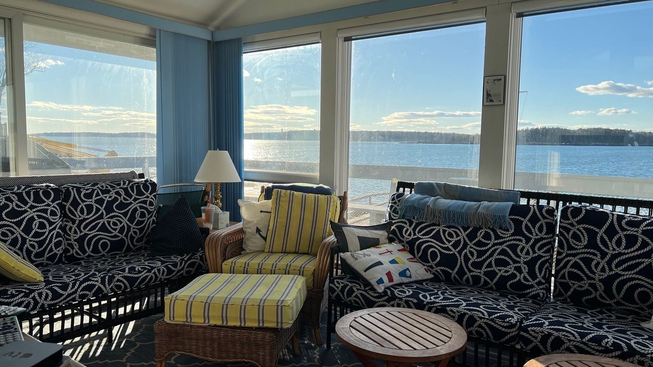 Photo of Livingroom in New Harbor