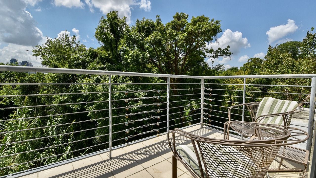 Photo of Patio Balcony in Woodland Heights