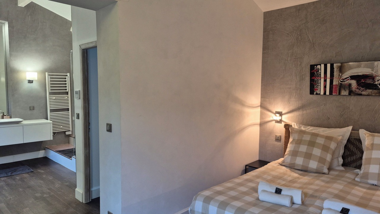 Photo of Bedroom in Cabries