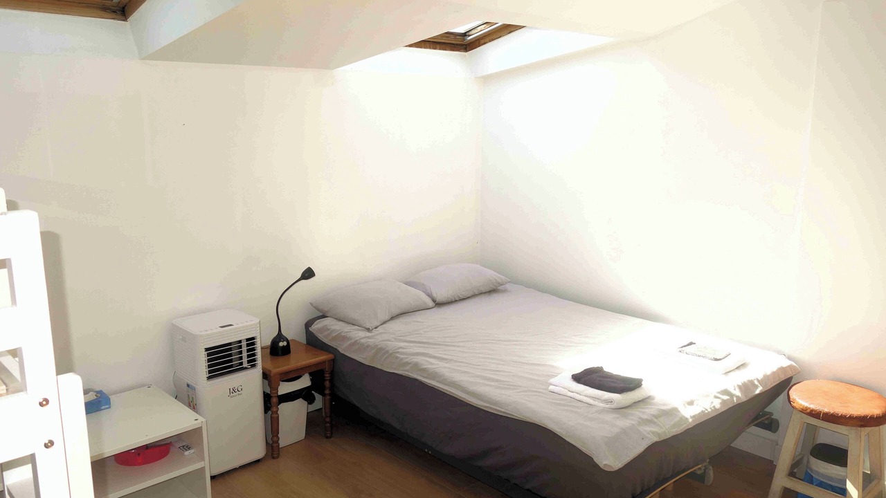 Photo of Bedroom in Plateau - Mont-Valerien