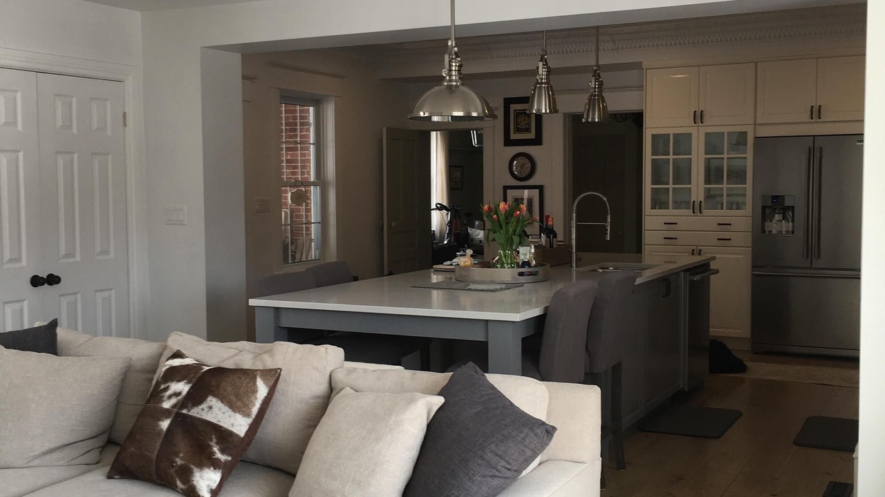 Photo of Livingroom in Hamilton Township