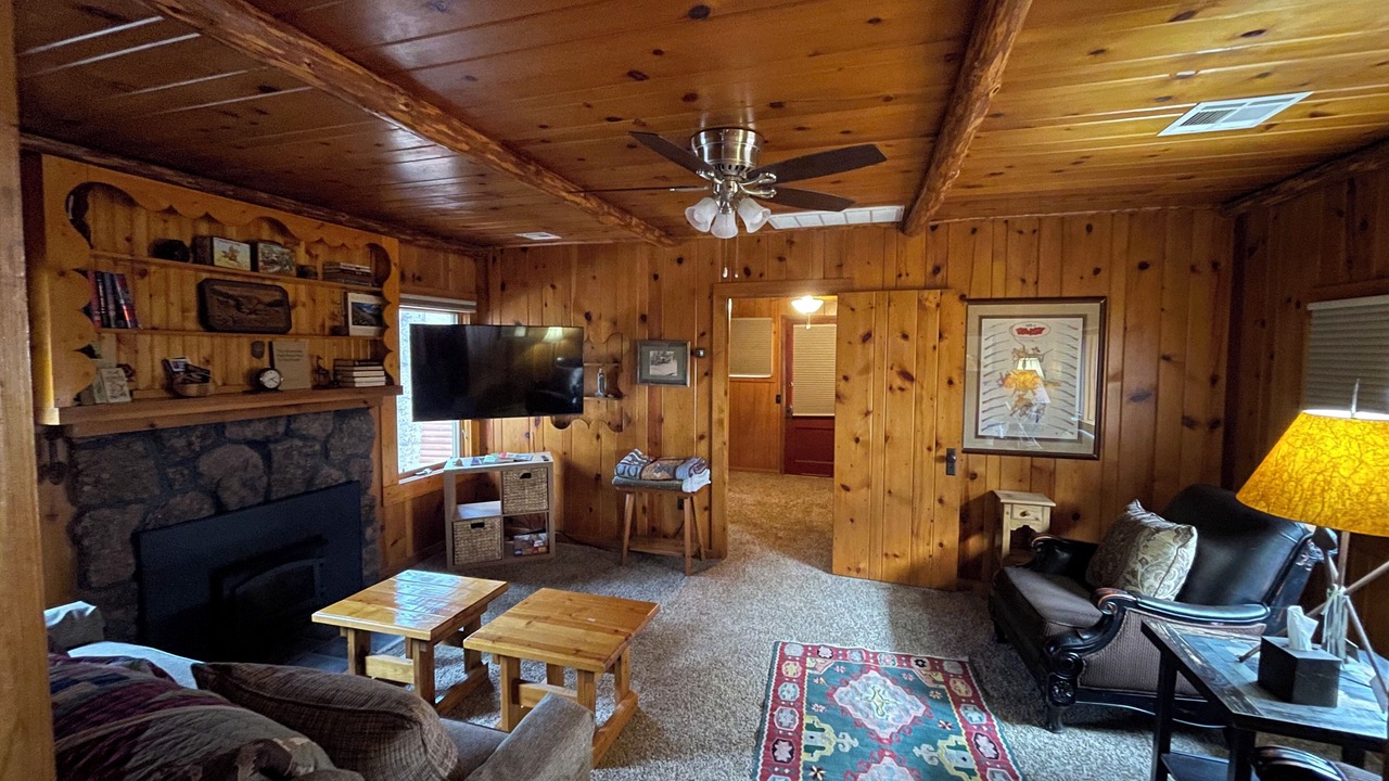 Photo of Livingroom in Green Mountain Falls