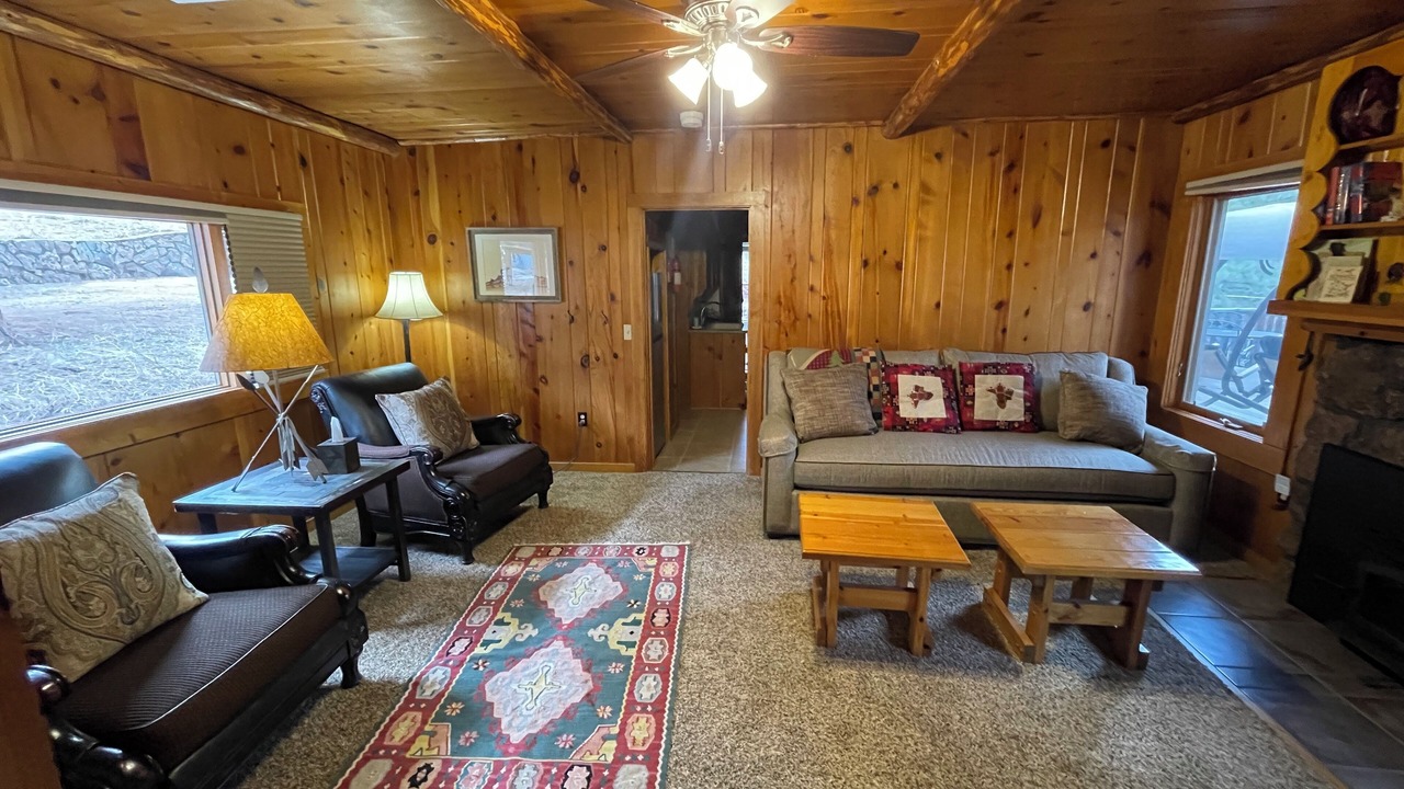 Photo of Livingroom in Green Mountain Falls