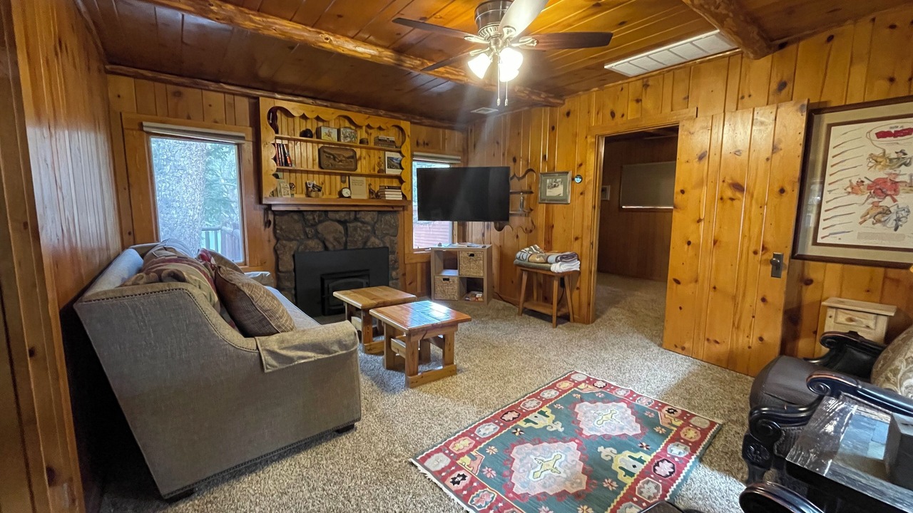Photo of Livingroom in Green Mountain Falls