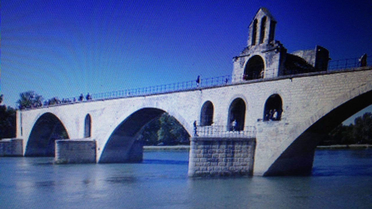 Photo of Others in Tavel