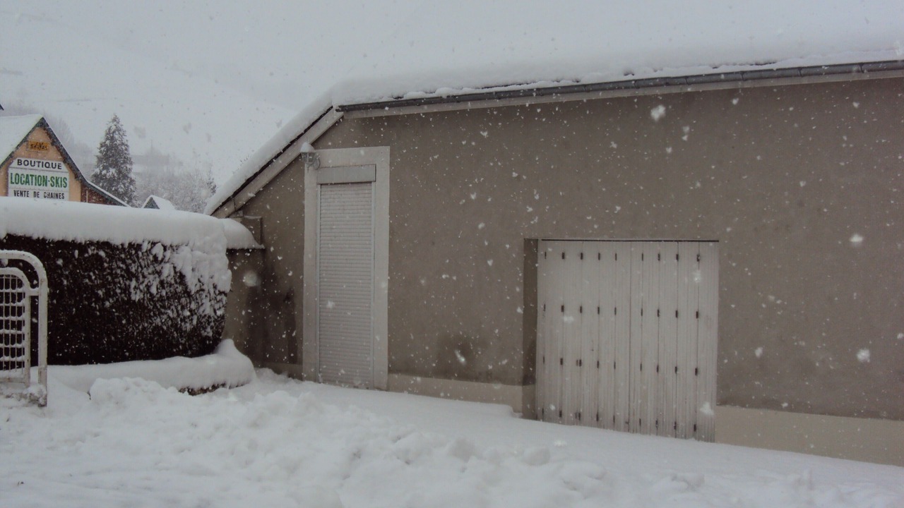 Photo of Outdoor in Campan