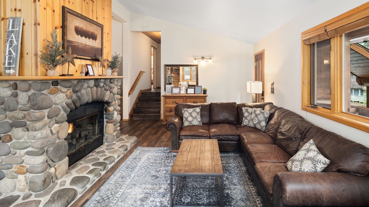 Photo of Livingroom in Tahoma