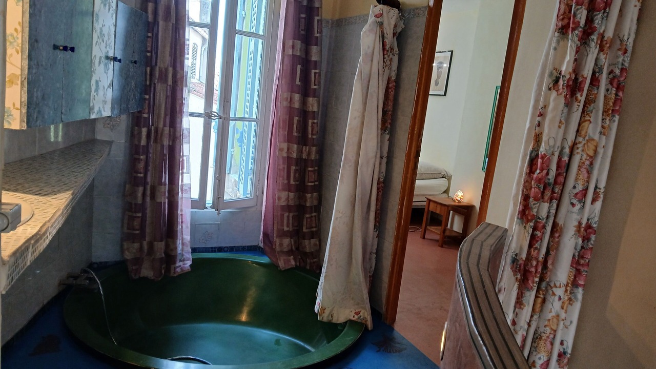 Photo of Bathroom in Noailles