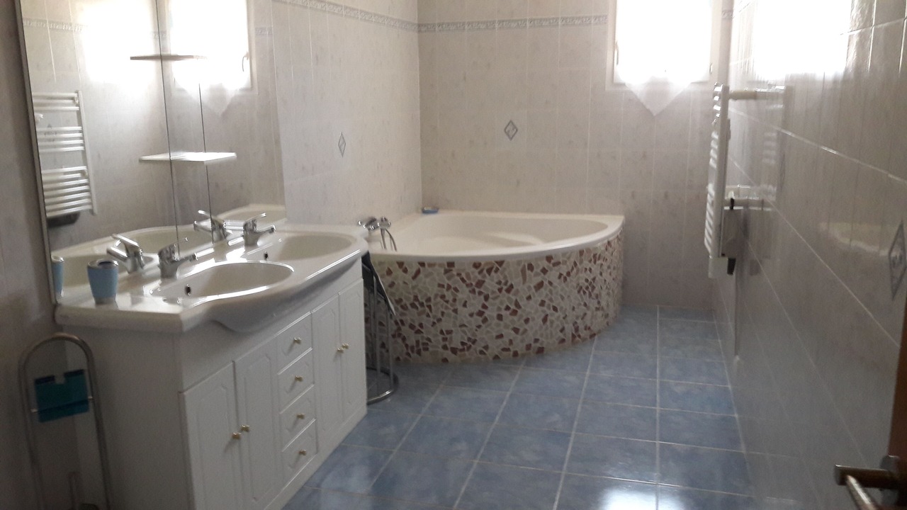 Photo of Bathroom in Cuttoli-Corticchiato