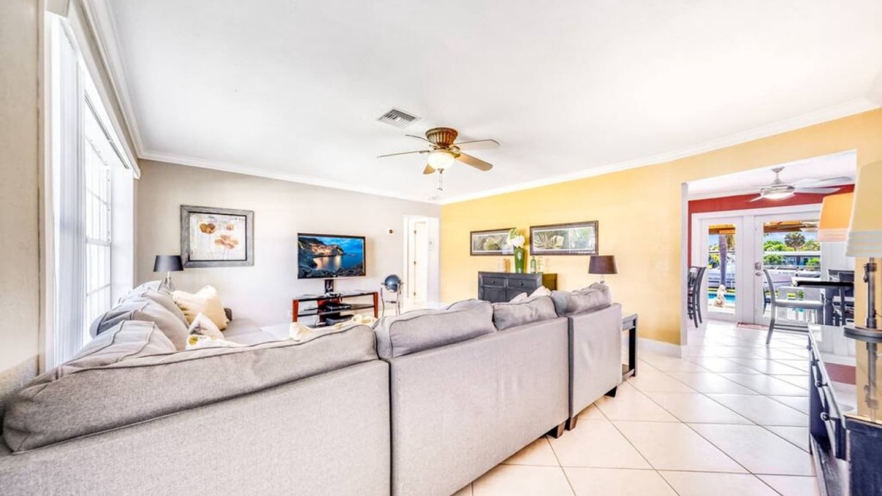 Photo of Livingroom in Cypress Lakes