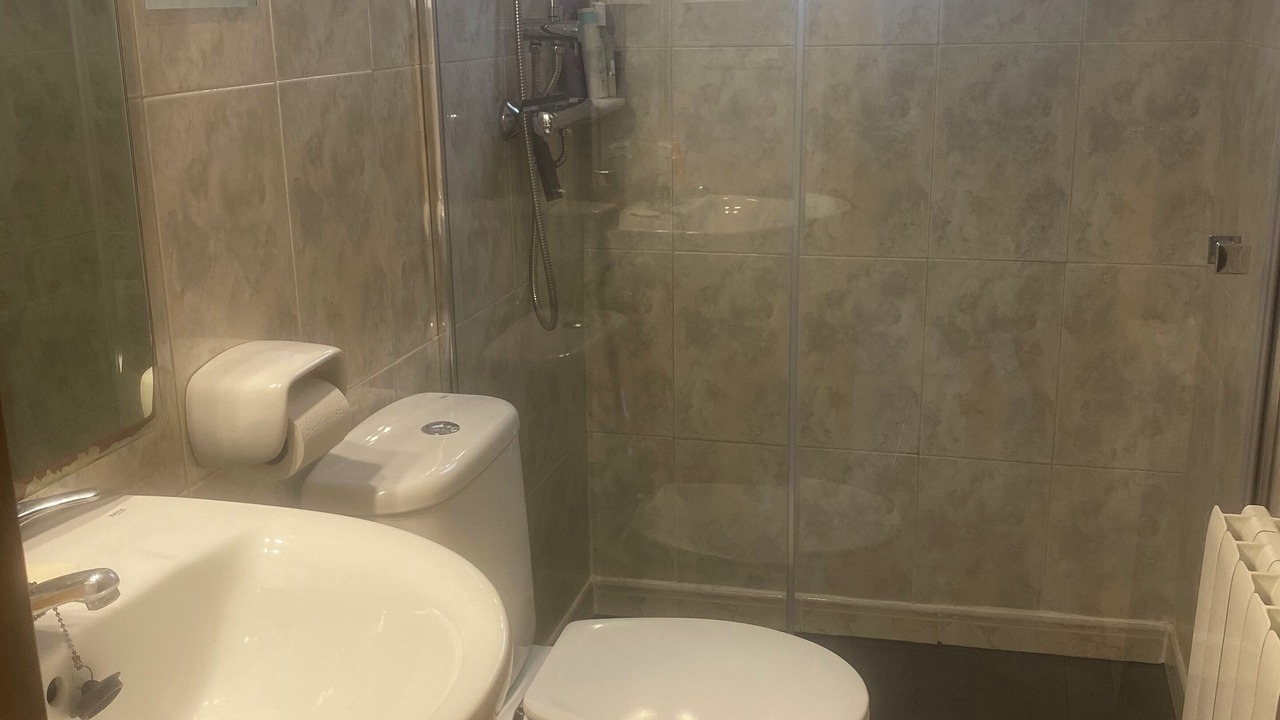 Photo of Bathroom in Lliber