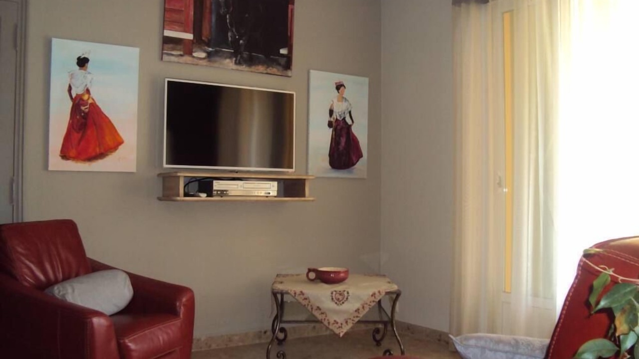 Photo of Livingroom in Montaren-et-Saint-Mediers