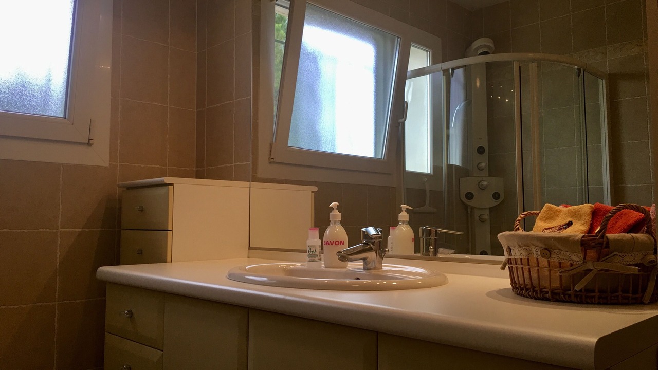 Photo of Bathroom in Montaren-et-Saint-Mediers