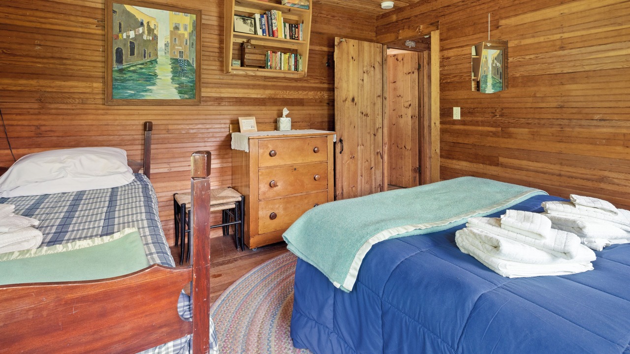 Photo of Bedroom in Underhill