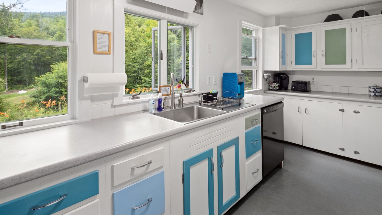 Photo of Others in Underhill