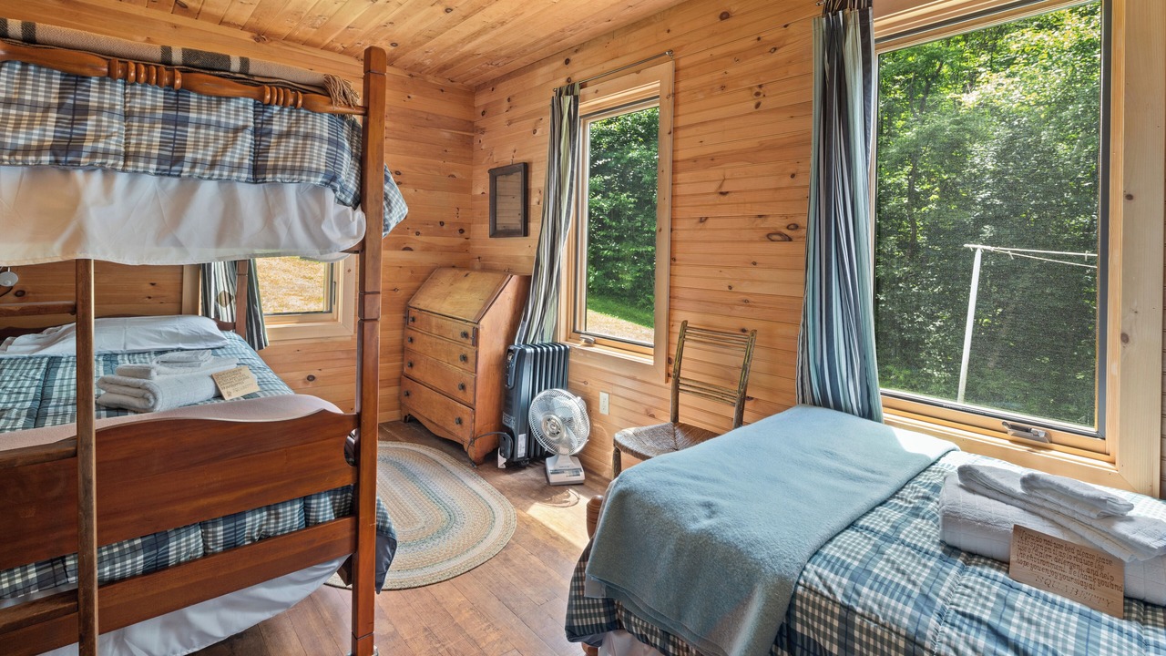 Photo of Bedroom in Underhill