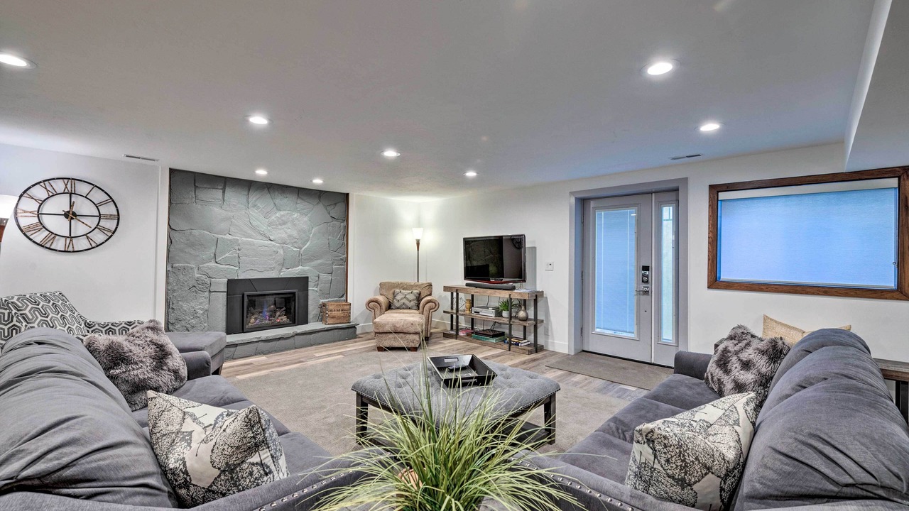 Photo of Livingroom in Cottonwood Heights